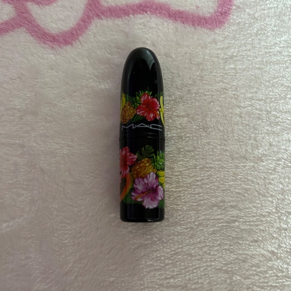 $6.99 SHIPPING Mac Lipstick (Love at First Bite) - Picture 2 of 3